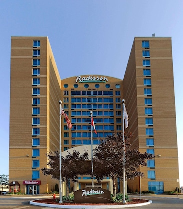 Gallery - Radisson Suite Toronto Airport