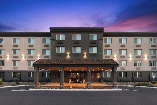 Gallery - Comfort Inn & Suites Vancouver Downtown City Center