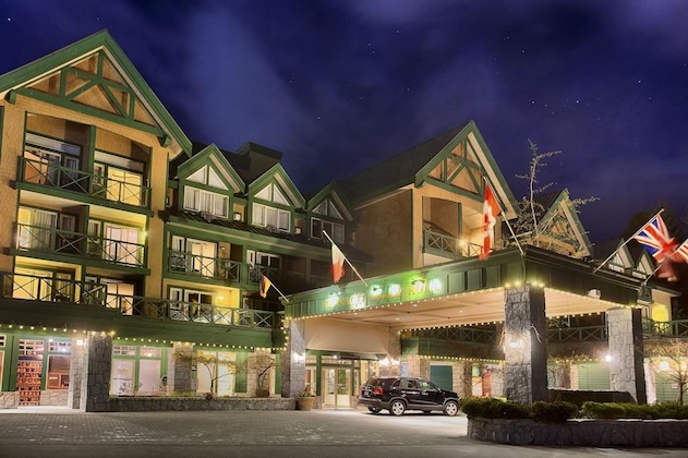 Gallery - Pinnacle Hotel Whistler Village