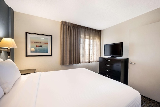 Gallery - Sonesta Simply Suites Albuquerque