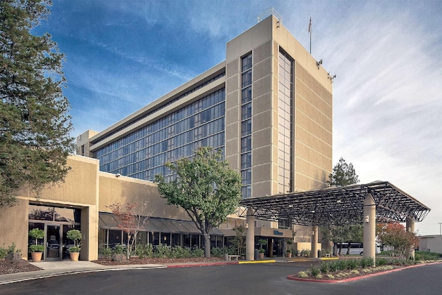 Gallery - Hilton Sacramento Arden West
