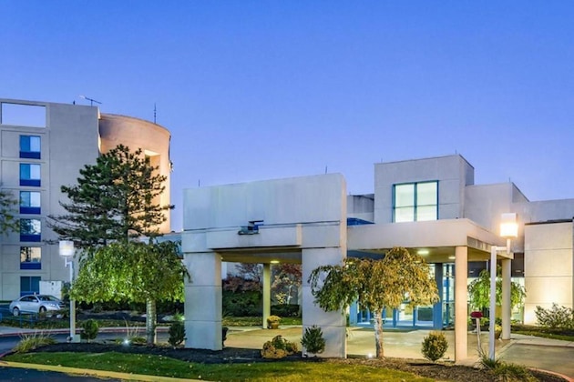 Gallery - The Woodlands Plaza Toledo Hotel