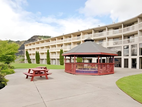 Gallery - The Lodge At Roseburg