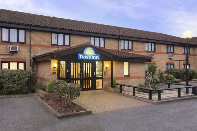 Gallery - Days Inn by Wyndham London Stansted Airport