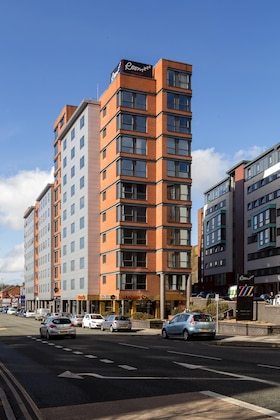 Gallery - Roomzzz Leeds City West