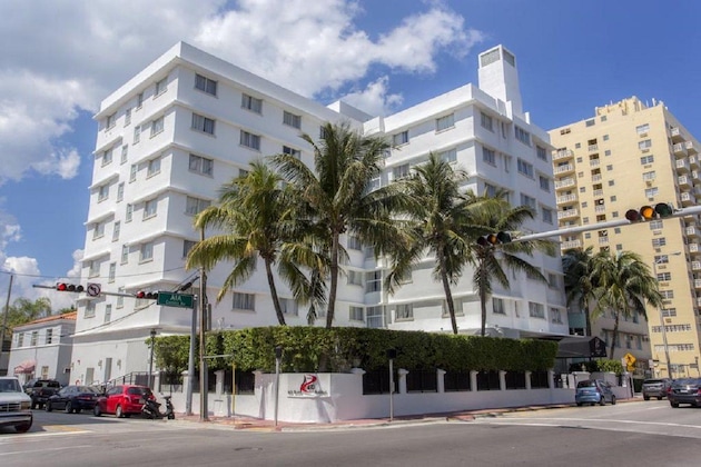 Gallery - Red South Beach Hotel
