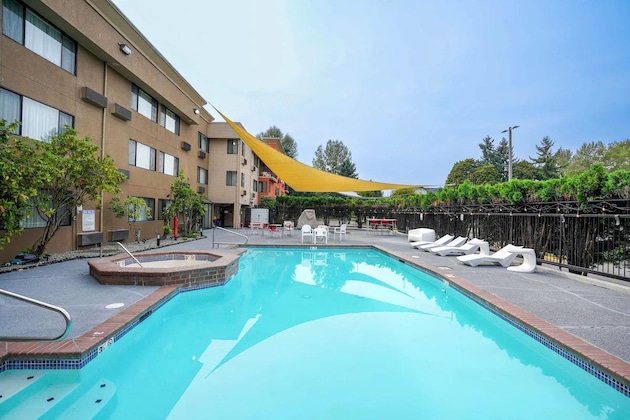 Gallery - Ramada By Wyndham Tukwila Southcenter