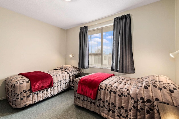 Gallery - Econo Lodge Canterbury Court