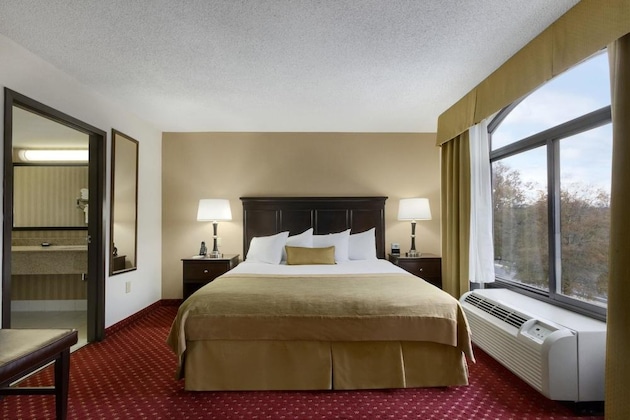 Gallery - Spark By Hilton Charlotte Tyvola I-77
