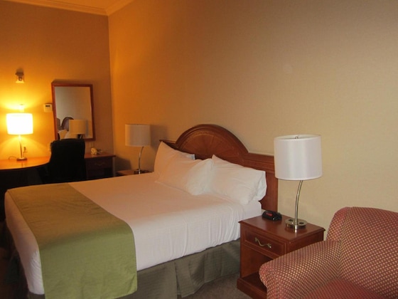 Gallery - Super 8 By Wyndham Fort St. John Bc