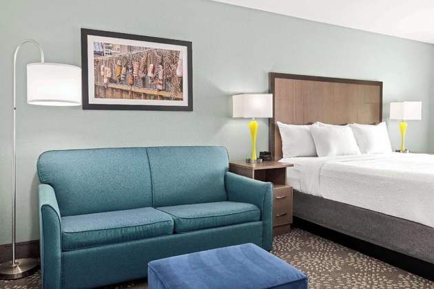Gallery - La Quinta Inn & Suites By Wyndham Newport