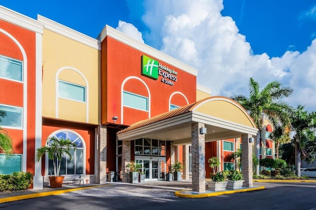 Gallery - Holiday Inn Express & Suites Bradenton West, an IHG Hotel