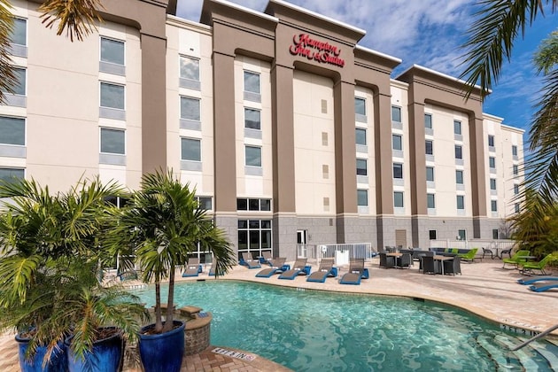 Gallery - Hampton Inn & Suites Fort Myers-Colonial Blvd.