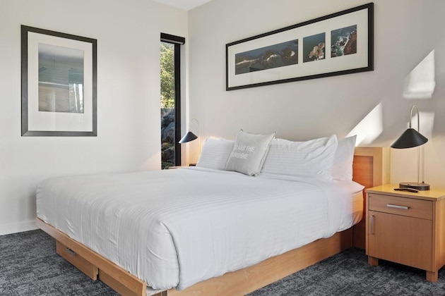 Gallery - Black Rock Oceanfront Resort