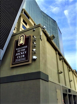 Gallery - Jockey Resort Suites Center Strip