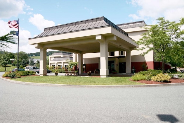 Gallery - Hampton Inn White River Junction
