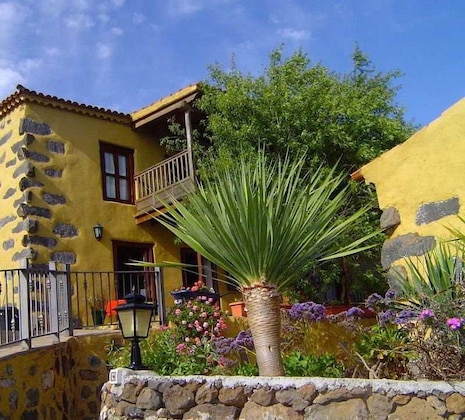 Gallery - La Correa Del Almendro