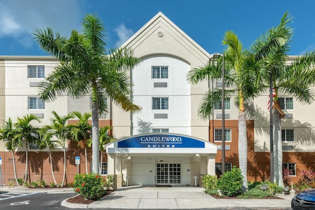 Gallery - Candlewood Suites Fort Myers Sanibel Gateway, An Ihg Hotel