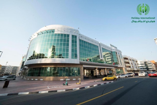 Gallery - Sunday Hotel Holiday International Dubai
