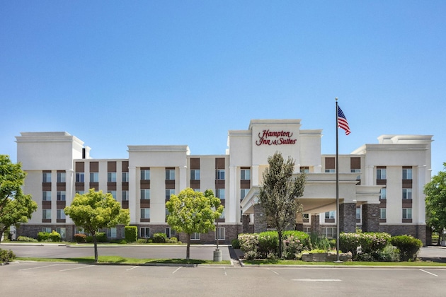 Gallery - Hampton Inn & Suites Fresno