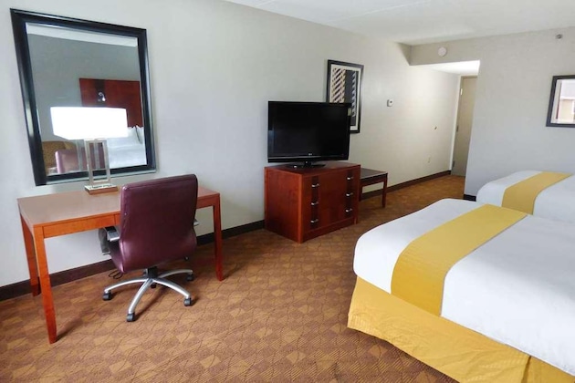 Gallery - Radisson Hotel Akron Fairlawn