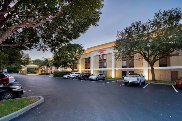 Gallery - Hampton Inn Naples I-75