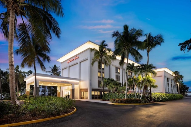 Gallery - Hampton Inn Central Naples