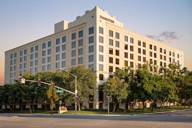 Gallery - Hotel Zessa Santa Ana, A Doubletree By Hilton