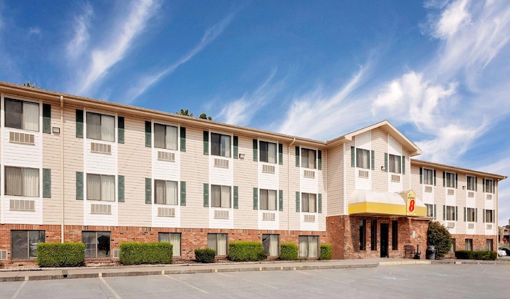 Gallery - Super 8 By Wyndham Fayetteville