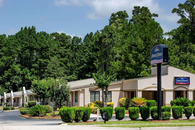 Gallery - Howard Johnson By Wyndham Wilmington