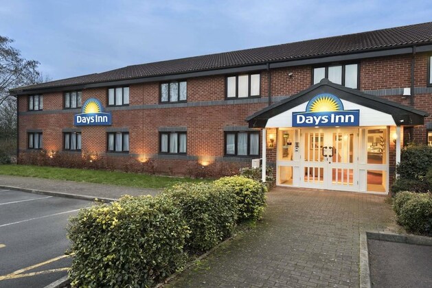 Gallery - Days Inn by Wyndham Michaelwood M5