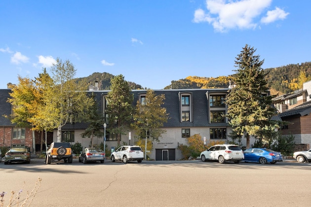 Gallery - Chateau Chaumont & Dumont Condominiums By Frias