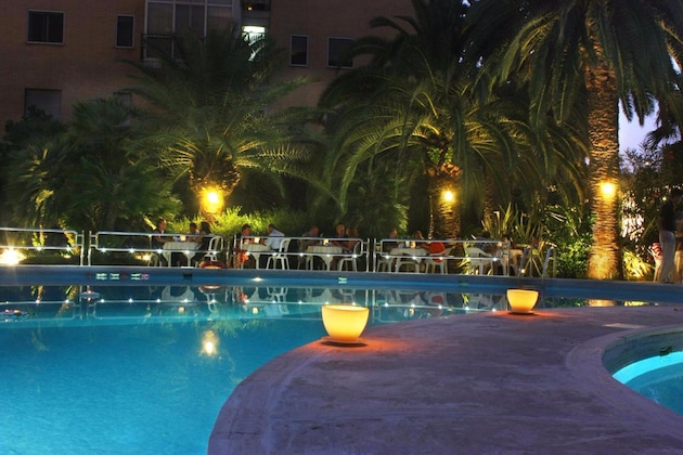 Gallery - International Hotel & Suite