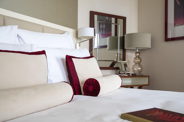 Gallery - Jumeirah Emirates Towers Dubai