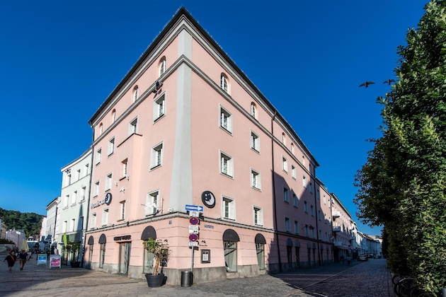 Gallery - Premier Inn Passau Weisser Hase
