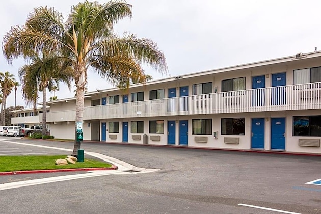 Gallery - Motel 6 Ventura Beach