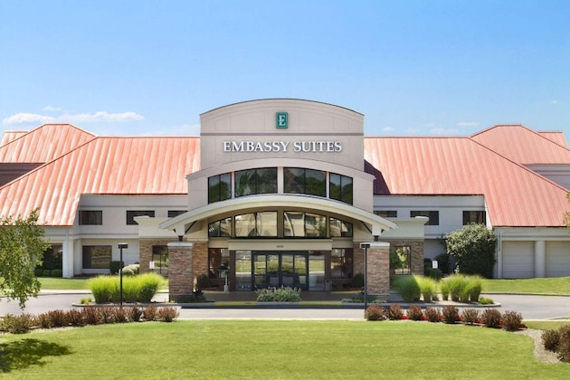 Gallery - Embassy Suites Detroit Metro Airport