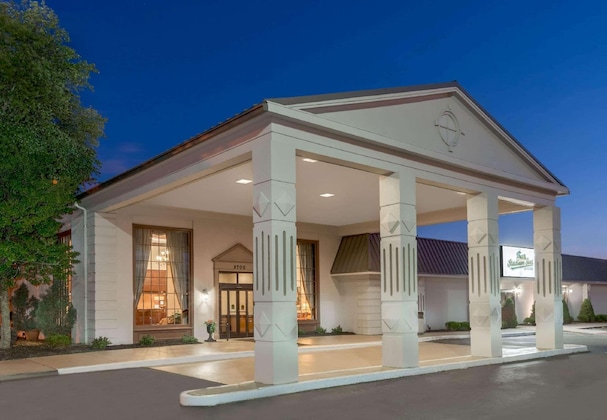 Gallery - Ramada Plaza & Conf Center By Wyndham Louisville