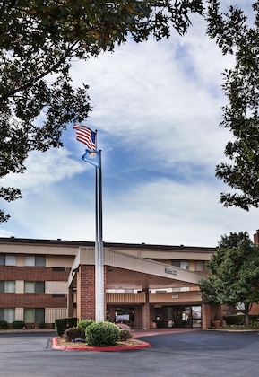 Gallery - Clarion Pointe Okc Airport