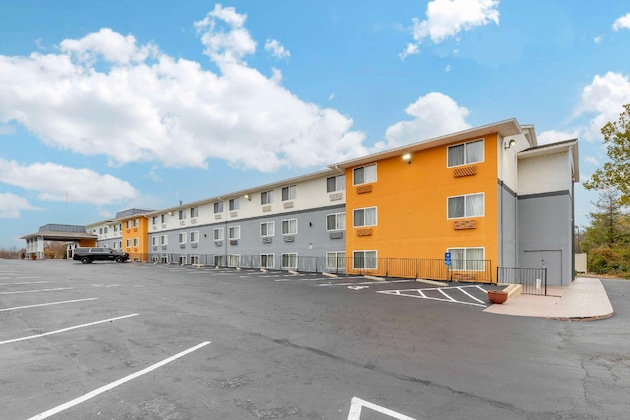 Gallery - Best Western St. Louis Inn