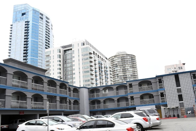 Gallery - Travelodge By Wyndham Long Beach Convention Center