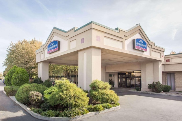 Gallery - Howard Johnson Plaza By Wyndham Yakima