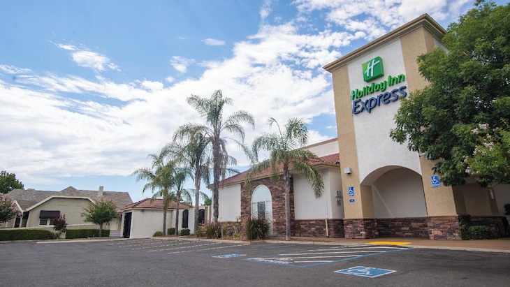 Gallery - Holiday Inn Express Oakdale By Ihg