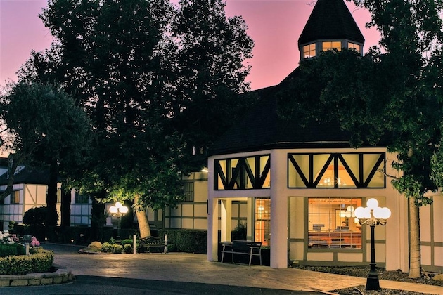 Gallery - Vinland Hotel And Lounge