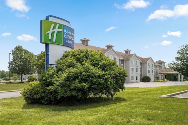 Gallery - Holiday Inn Express & Suites New Buffalo By Ihg