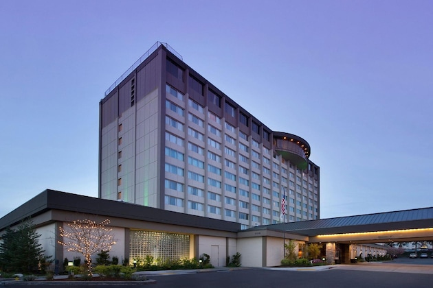 Gallery - Skybridge Seattle Airport Hotel