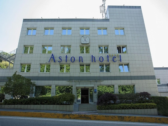 Gallery - Aston Hotel