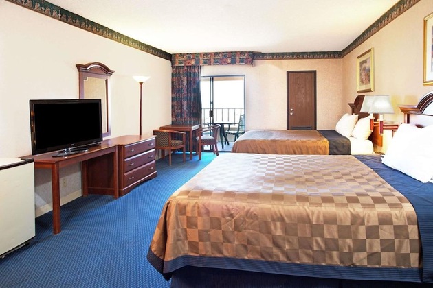 Gallery - Travelodge By Wyndham Sunset-Huntington Beach Ocean Front
