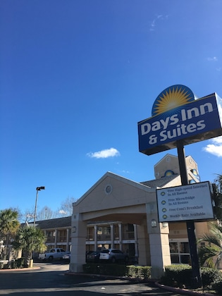 Gallery - Days Inn By Wyndham Nacogdoches Sfa University Downtown