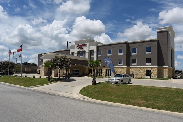 Gallery - Hampton Inn Seguin